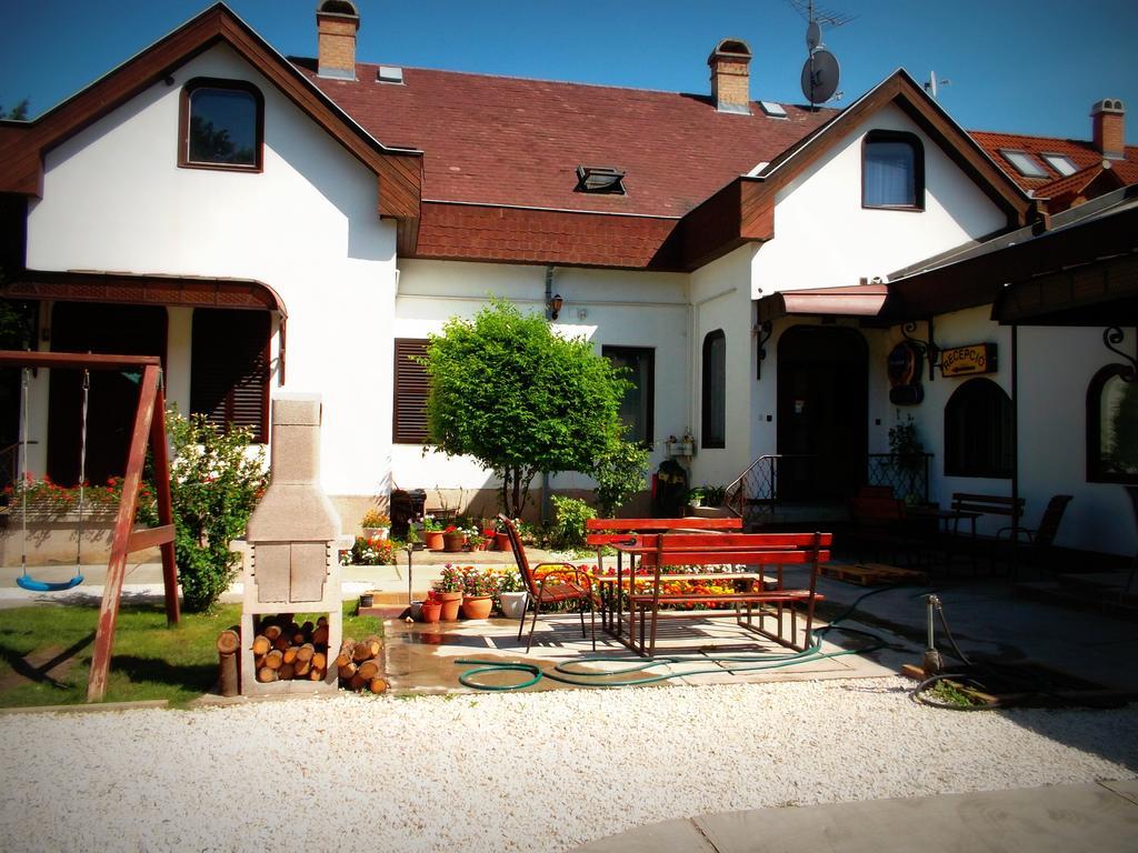 Hotel Palota Budapest Exterior foto